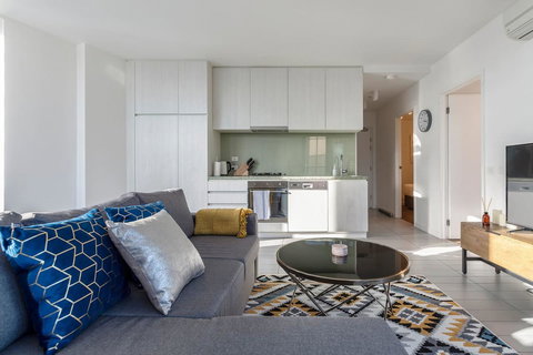 2Bedroom Apartment With Views In Docklands Next To CBD & Marvel Stadium - Stayed 8