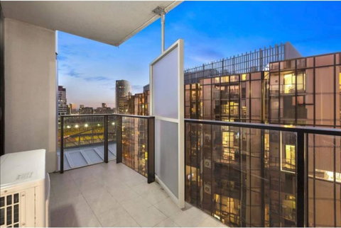 2Bedroom Apartment With Views In Docklands Next To CBD & Marvel Stadium - Stayed 14