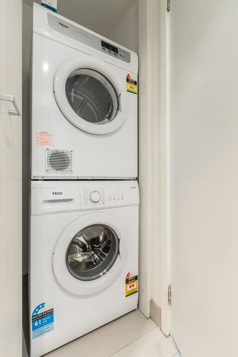 2Bedroom Apartment With Views In Docklands Next To CBD & Marvel Stadium - Stayed 7