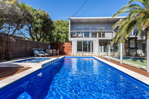 Front Beach House - Stays Accommodation 0