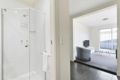 Front Beach House - Stays Accommodation 23
