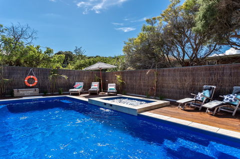 Front Beach House - Stays Accommodation 6
