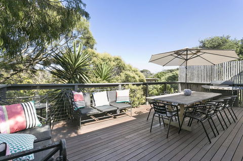 Front Beach House - Stays Accommodation 13