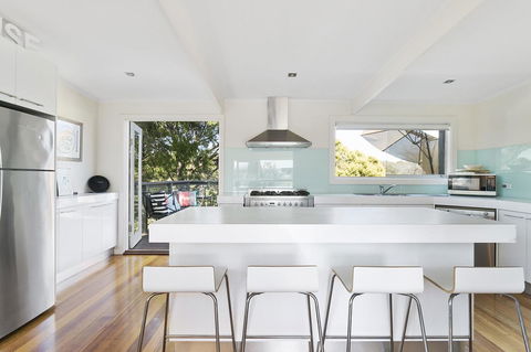 Front Beach House - Stays Accommodation 2