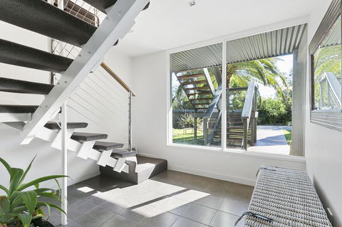 Front Beach House - Stays Accommodation 18
