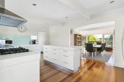 Front Beach House - Stays Accommodation 3