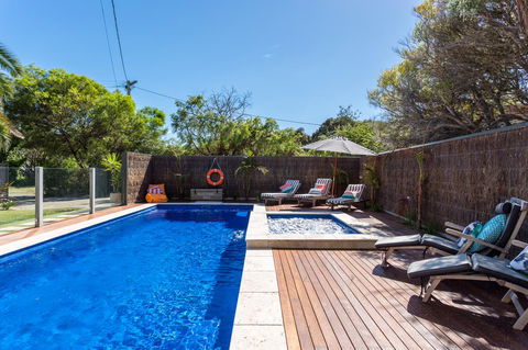 Front Beach House - Stays Accommodation 8