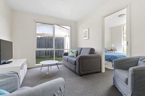 Front Beach House - Stays Accommodation 24