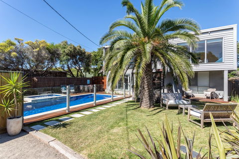 Front Beach House - Stays Accommodation 4