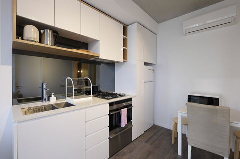 Mono Apartments On La Trobe Street - Stayed 18
