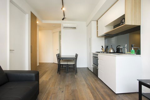 Mono Apartments On La Trobe Street - Stayed 7