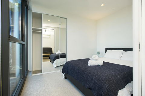 Mono Apartments On La Trobe Street - Stayed 14