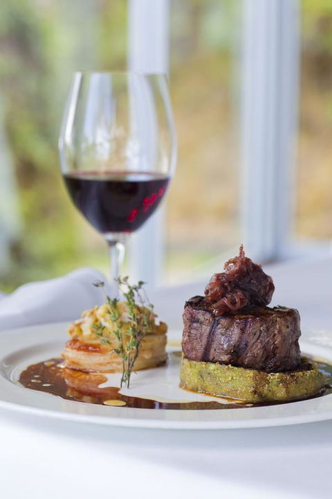 Chris\'s Beacon Point Restaurant & Villas - Stayed 10