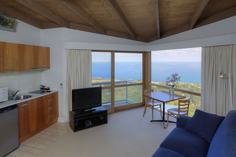 Chris\'s Beacon Point Restaurant & Villas - Stayed 5