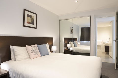 The Dolphin Apartments - Stayed 17