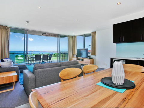 The Dolphin Apartments - Stayed 15