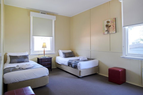Amaroo Park - Stayed 5