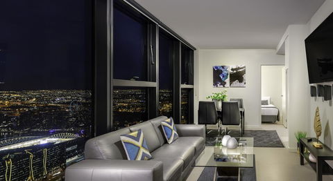 Melbourne SkyHigh Apartments - Stayed 16