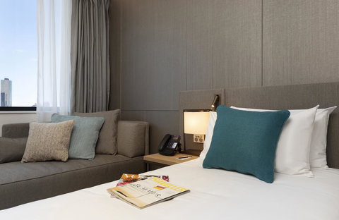 Novotel Melbourne Central - Stays Accommodation 3