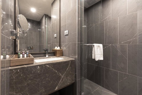 Novotel Melbourne Central - Stays Accommodation 6