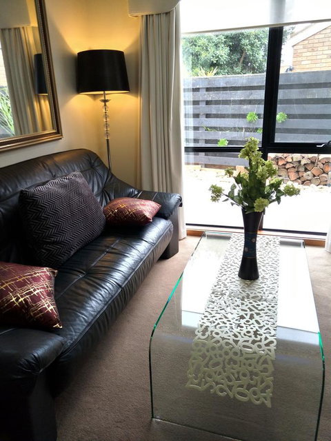 Waterfront Retreat - Stayed 17