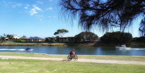 Waterfront Retreat - Stayed 28