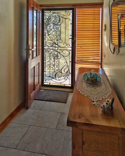 Waterfront Retreat - Stayed 13