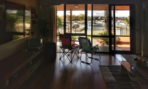 Waterfront Retreat - Stayed 3