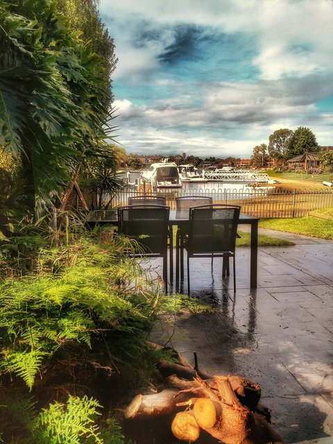 Waterfront Retreat - Stayed 8