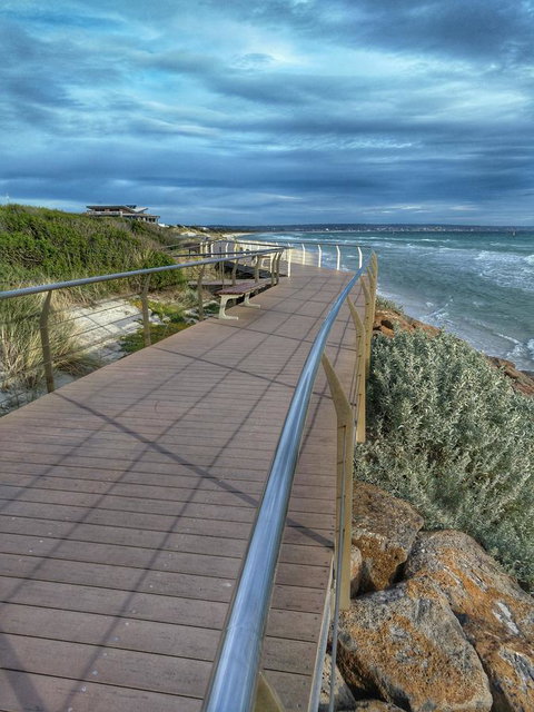 Waterfront Retreat - Stayed 33