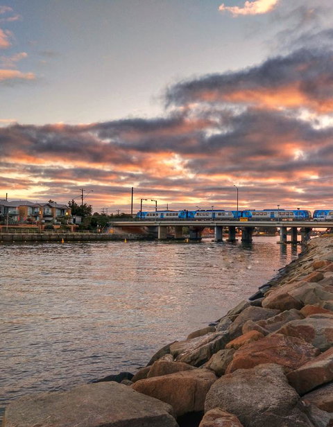 Waterfront Retreat - Stayed 34