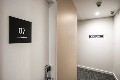 Nightcap At The Cheeky Squire - Stayed 25