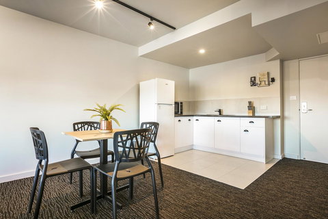 Nightcap At The Cheeky Squire - Stayed 17