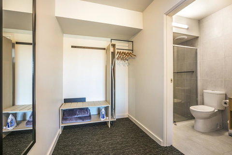 Nightcap At The Cheeky Squire - Stayed 20