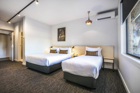 Nightcap At The Cheeky Squire - Stayed 1