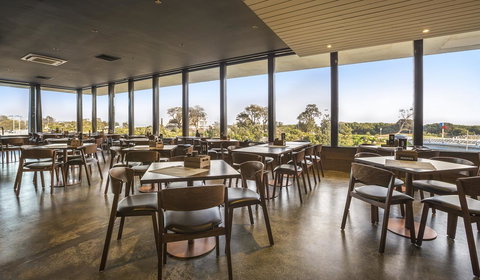 Nightcap At The Cheeky Squire - Stayed 5