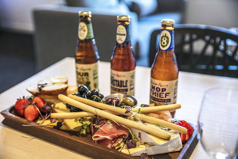 Nightcap At The Cheeky Squire - Stayed 7