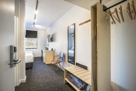 Nightcap At The Cheeky Squire - Stayed 3