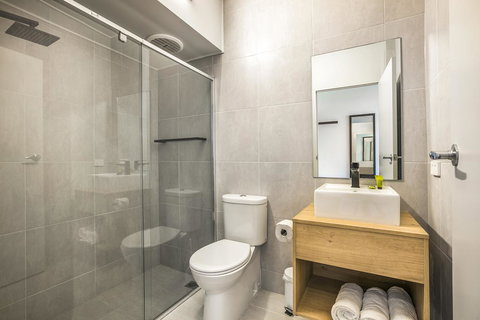 Nightcap At The Cheeky Squire - Stayed 2