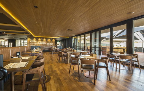 Nightcap At The Cheeky Squire - Stayed 27