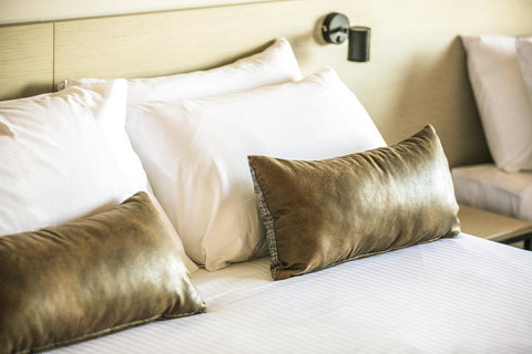 Nightcap At The Cheeky Squire - Stayed 12