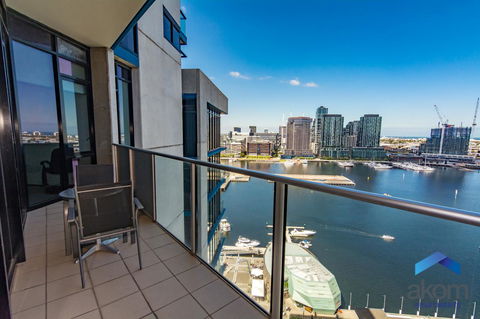 AKOM AT Docklands - Stayed 6