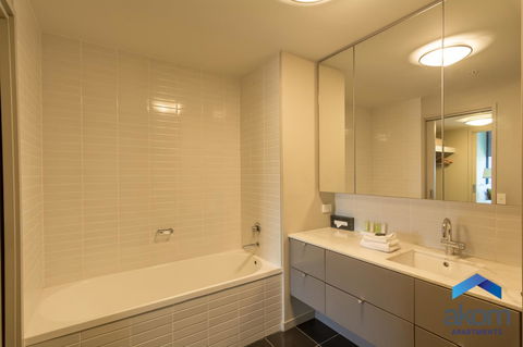 AKOM AT Docklands - Stayed 30