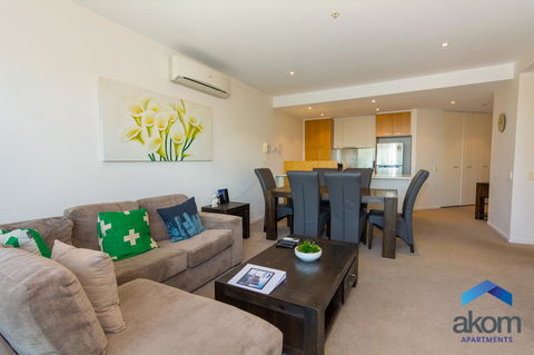 AKOM AT Docklands - Stayed 7