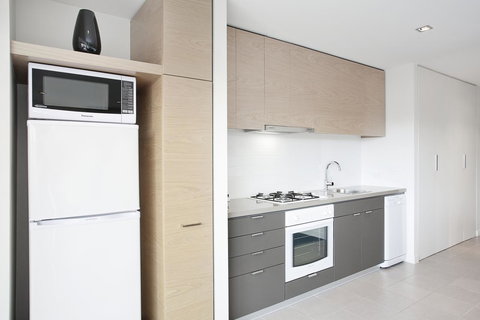 St Kilda Central Apartments - Stayed 10