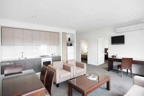 St Kilda Central Apartments - Stayed 13