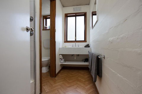 Eastern Beach Holiday Units - Stayed 4