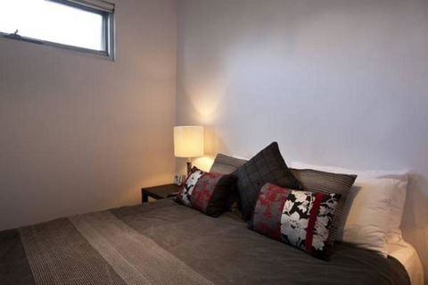 Battery Cove Beach Front Apartment - Stayed 13