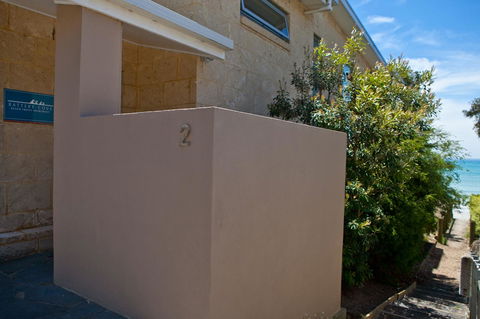 Battery Cove Beach Front Apartment - Stayed 3
