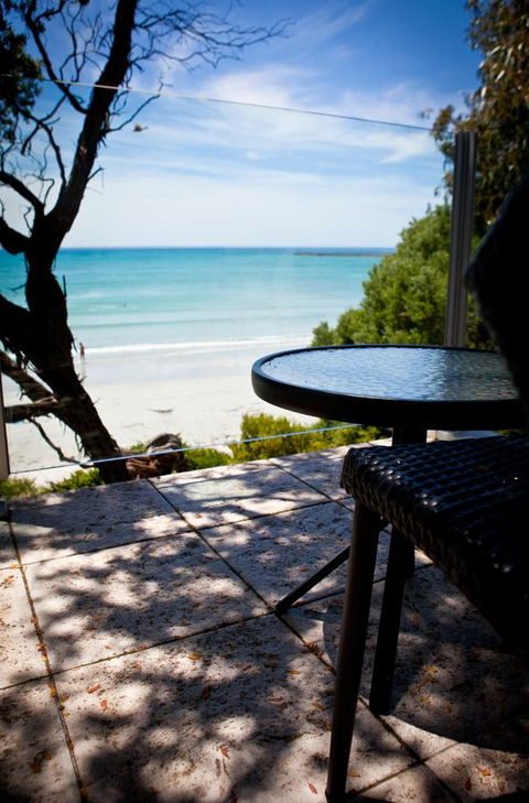 Battery Cove Beach Front Apartment - Stayed 5